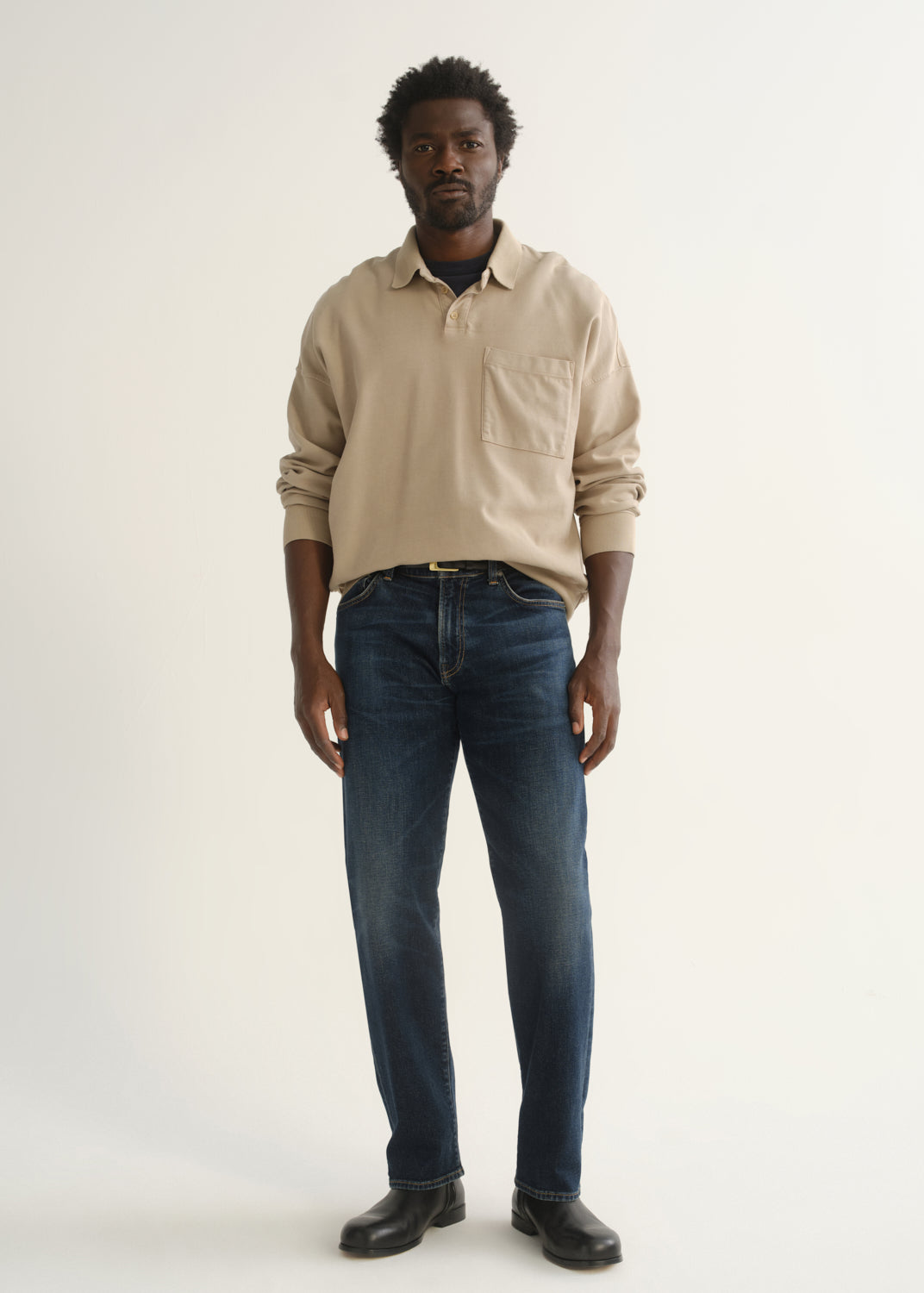 Citizens of Humanity men's Elijah Straight Cashmere Denim in Prospect on model
