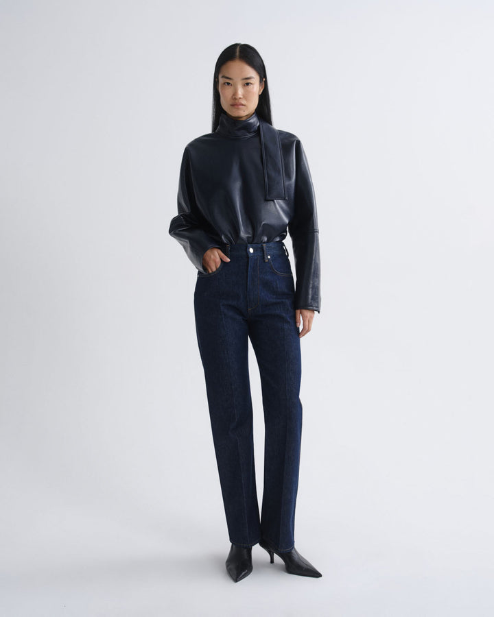 Agolde Morgan Jean in Rinse on model