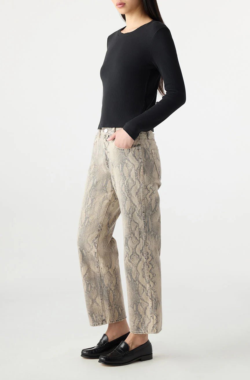 Amo - Billie Jean in Python - Kalifornia Jean Bar
