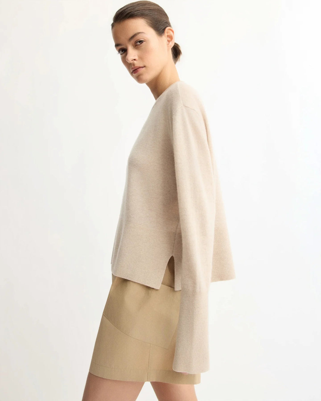 Arlo Mott - Beige Warren Crewneck - Kalifornia Jean Bar