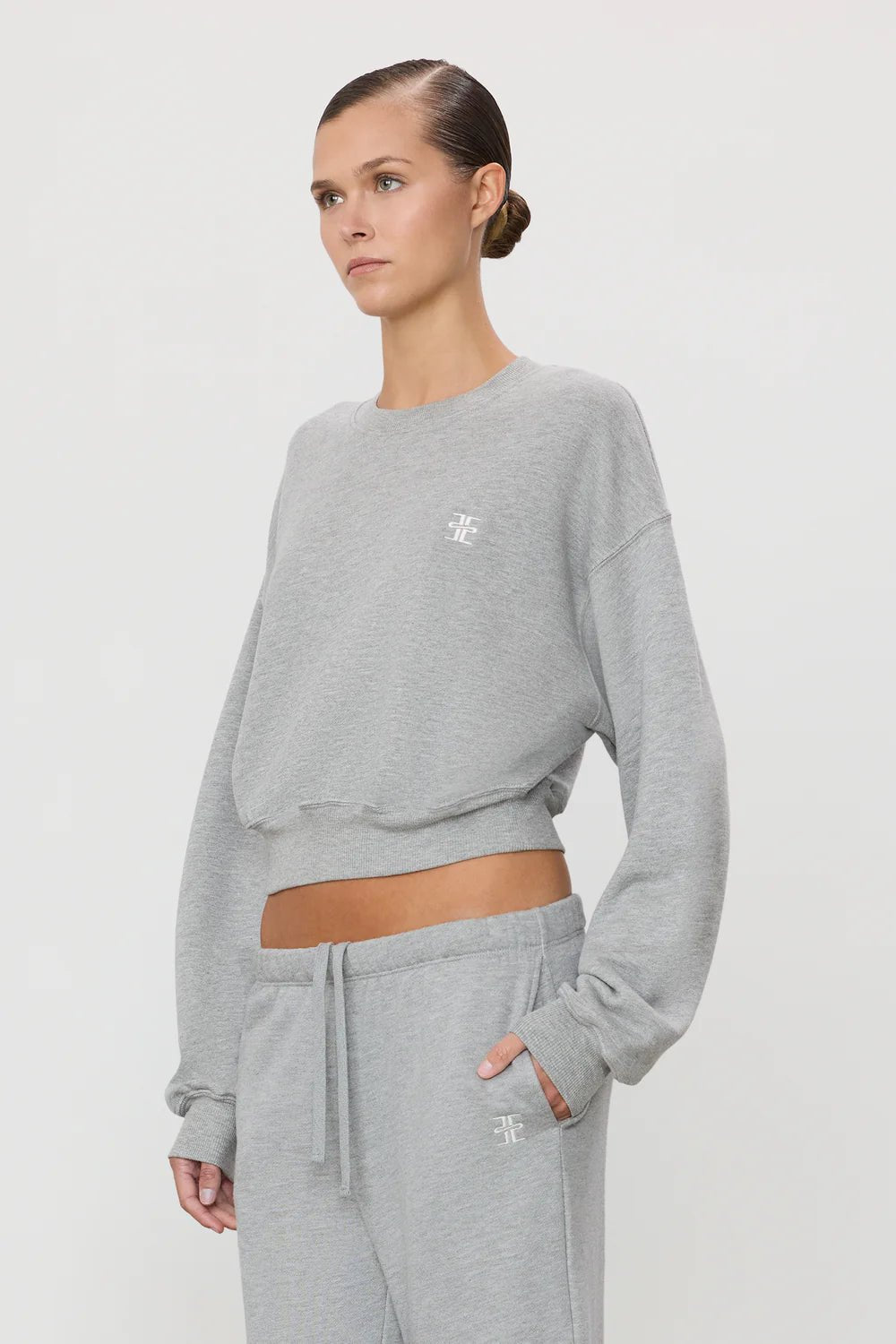 Éterne - Cropped Crewneck Heather Grey - Kalifornia Jean Bar
