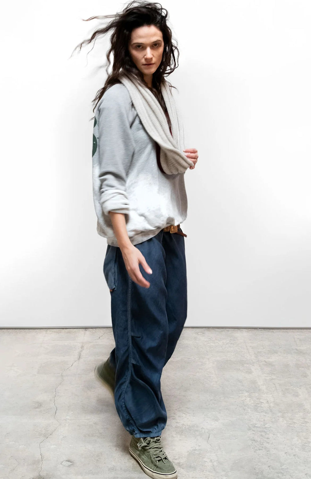 Freecity - Heather Sweatshirt Bleachout ArtistsWanted - Kalifornia Jean Bar