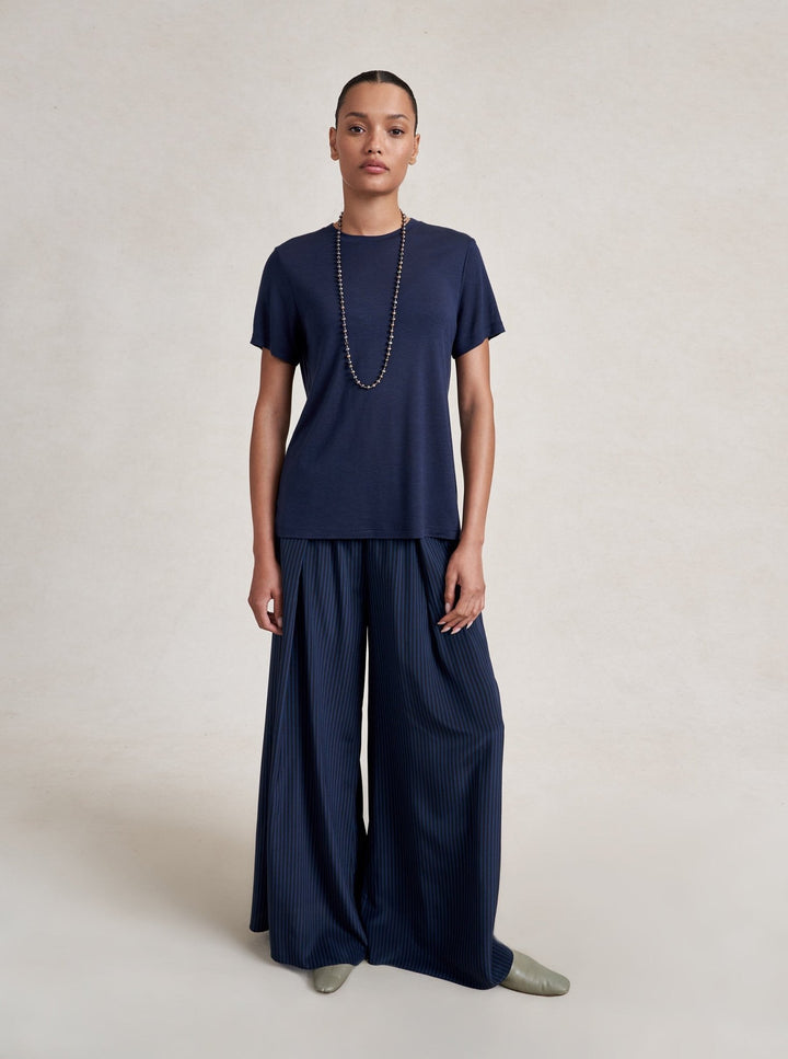La Ligne - Mercer Tee in Navy - Kalifornia Jean Bar
