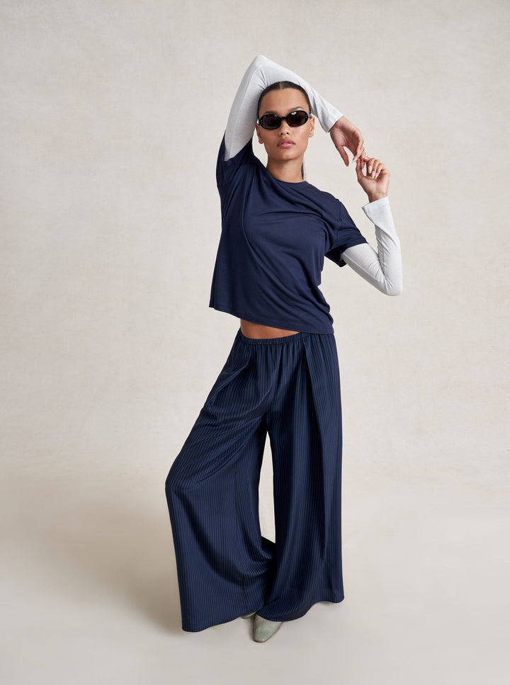 La Ligne - Mercer Tee in Navy - Kalifornia Jean Bar