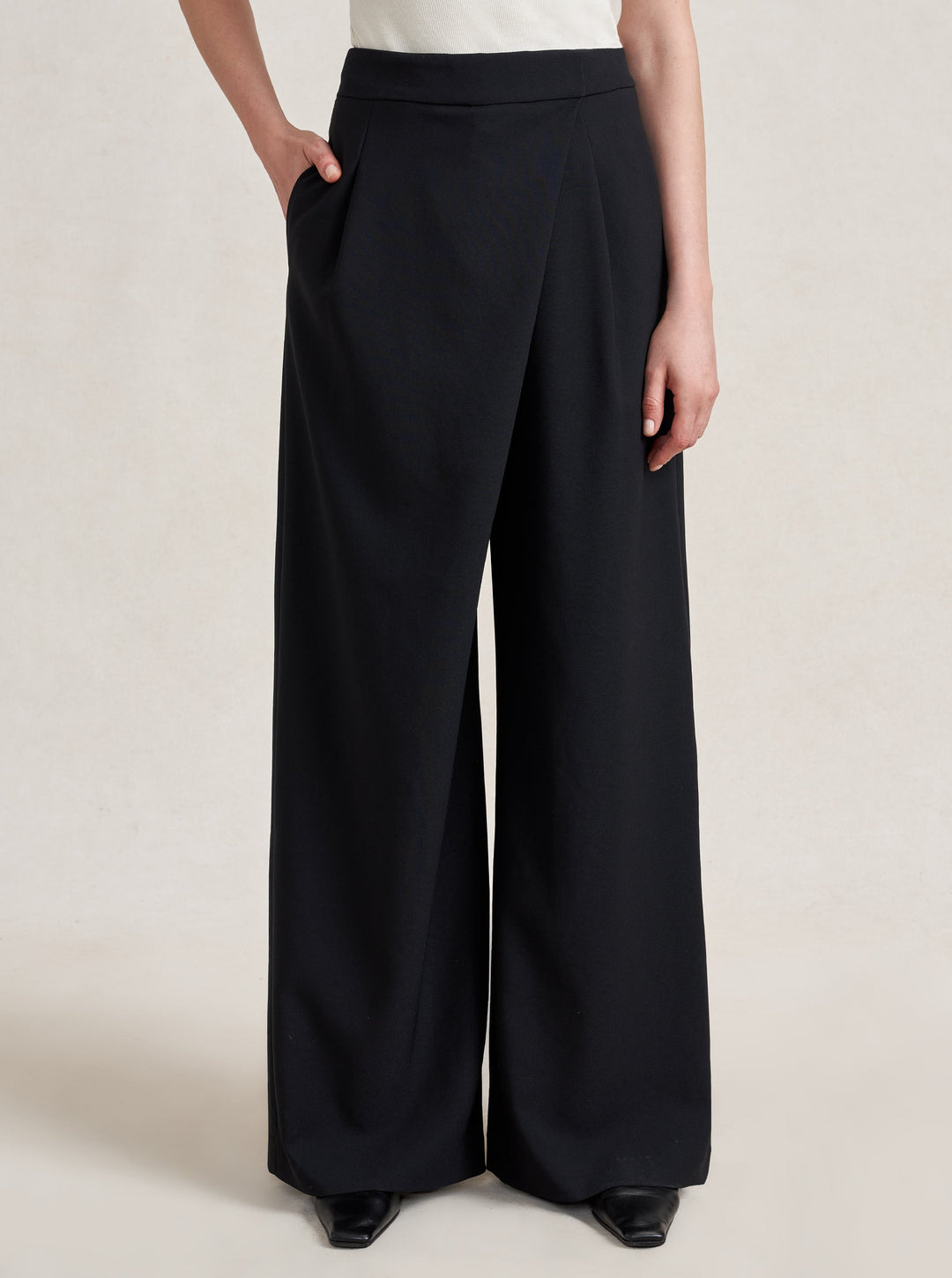 La Ligne - Leonard Trouser in Black