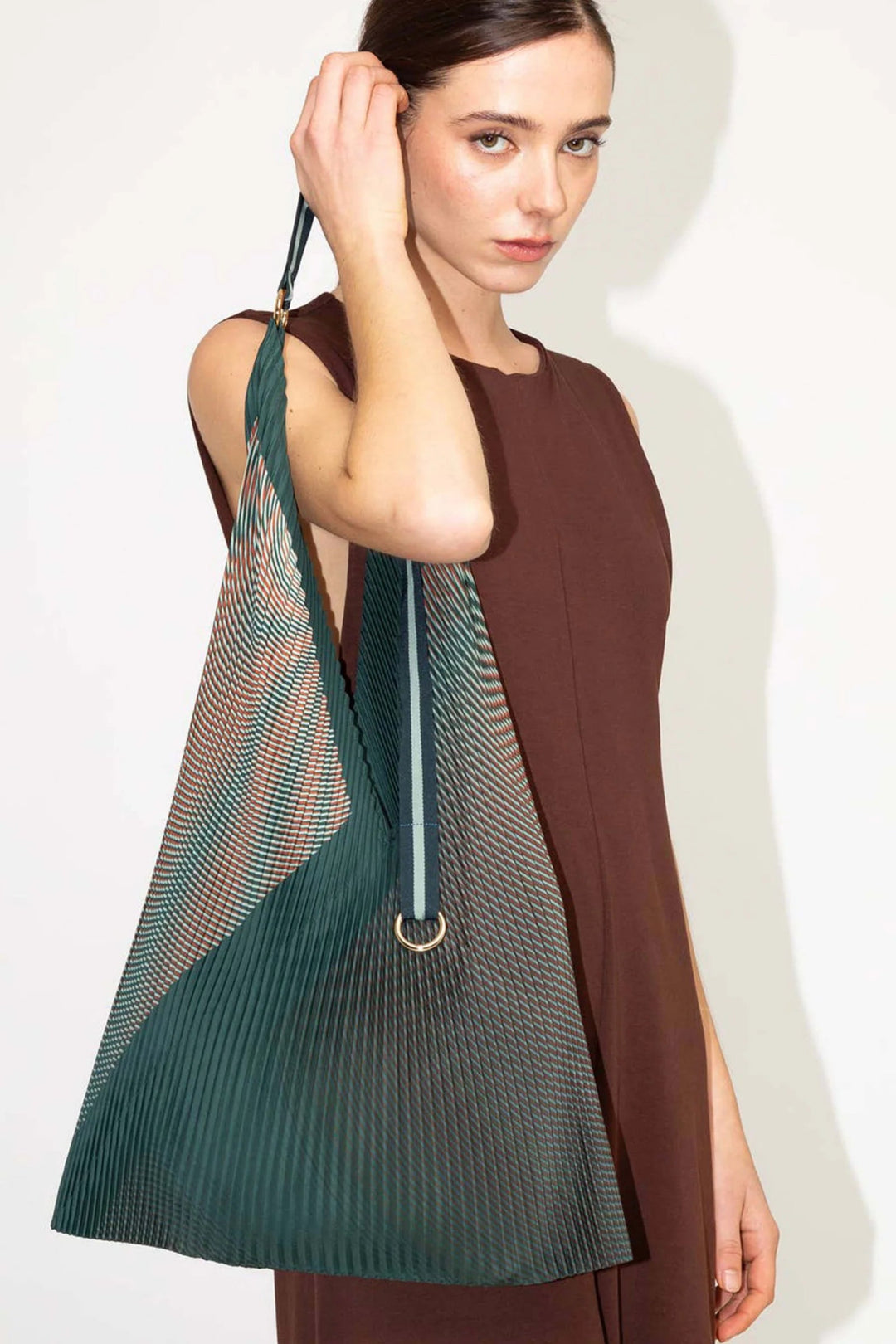 Multitudes - Isabella Green Y Bag - Kalifornia Jean Bar