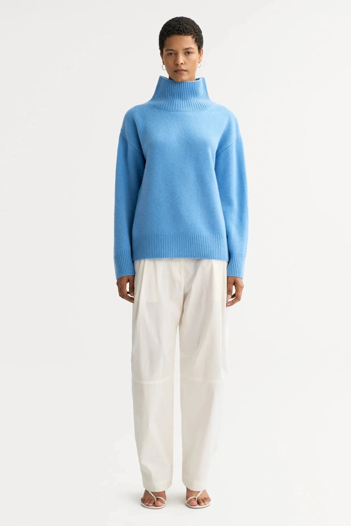 Soft Goat - Boyfriend Turtleneck Azure - Kalifornia Jean Bar