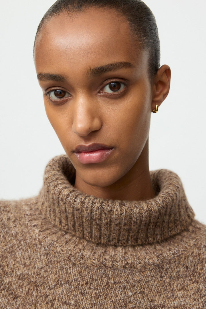 Soft Goat - Marled Relaxed Fit Turtleneck Brown Melange - Kalifornia Jean Bar