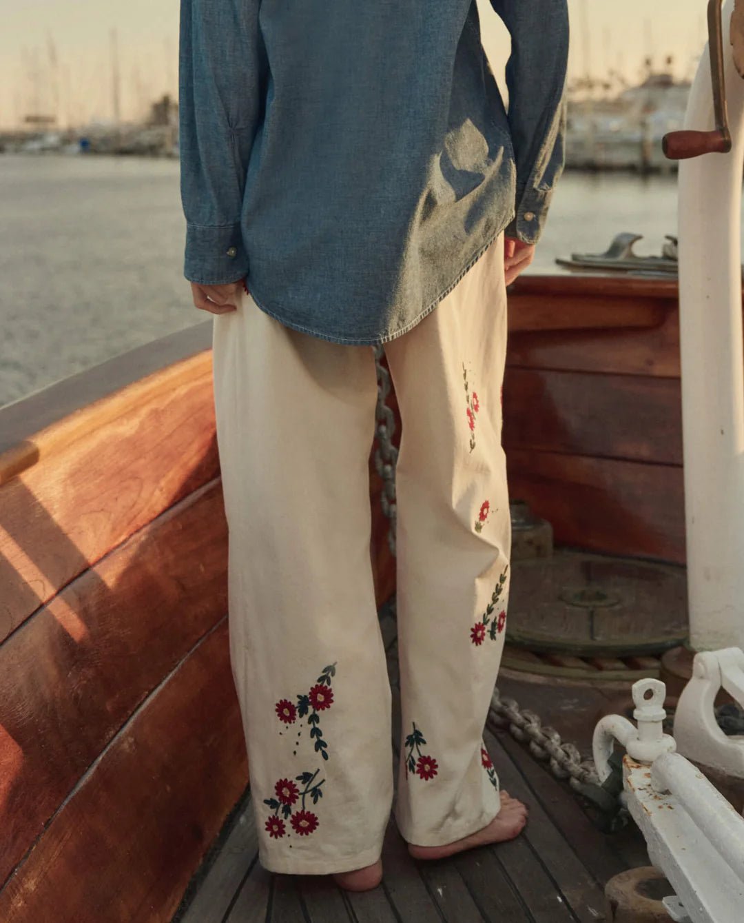 The Great - Easy Pant Natural Field Floral Emb - Kalifornia Jean Bar