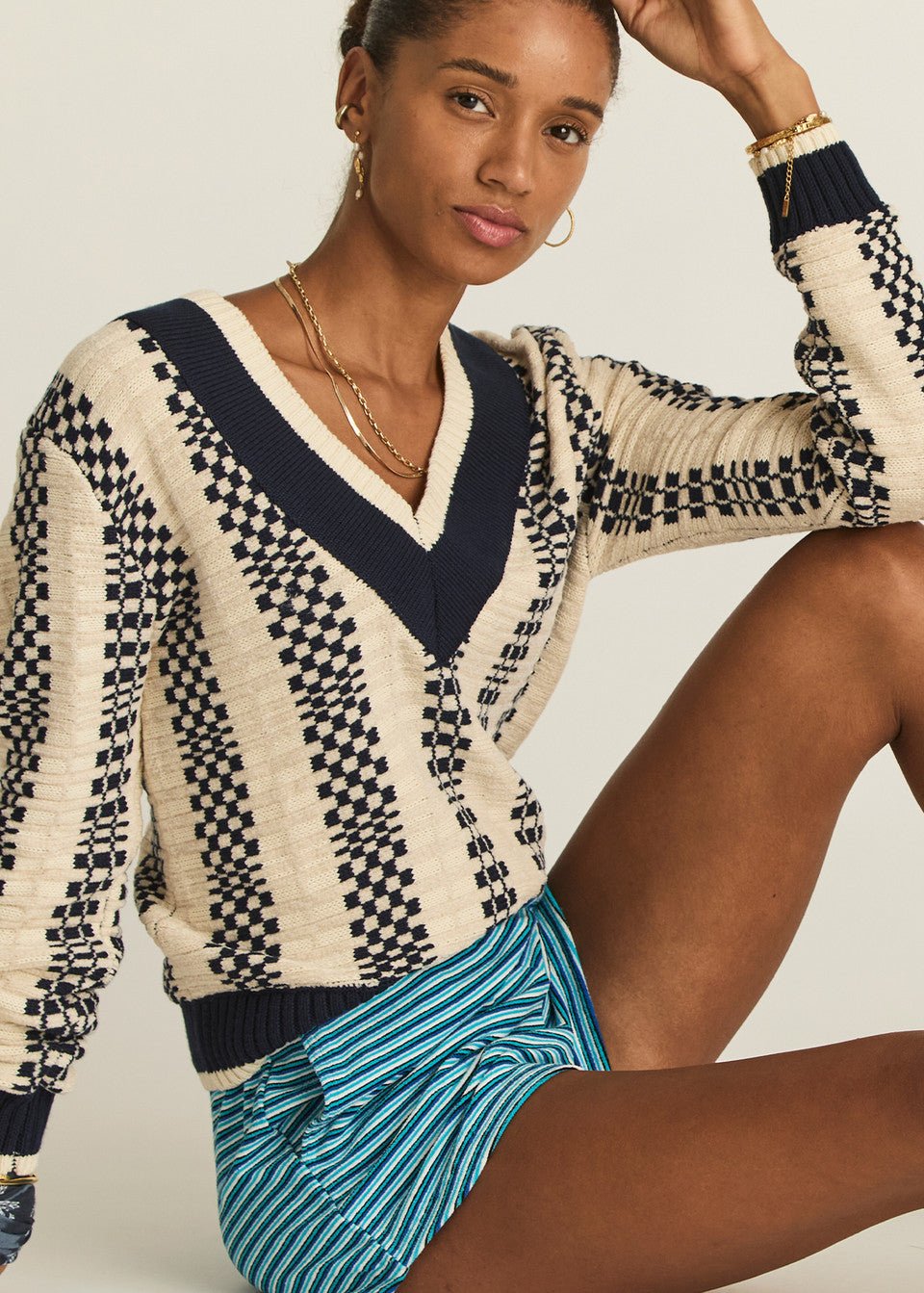 The Upside - Sonny V Neck Sweater in Check - Kalifornia Jean Bar